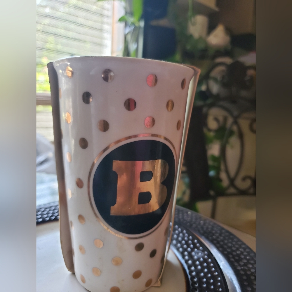 Home Essentials 12 ounce travel coffee mug polka dot print ceramic glass